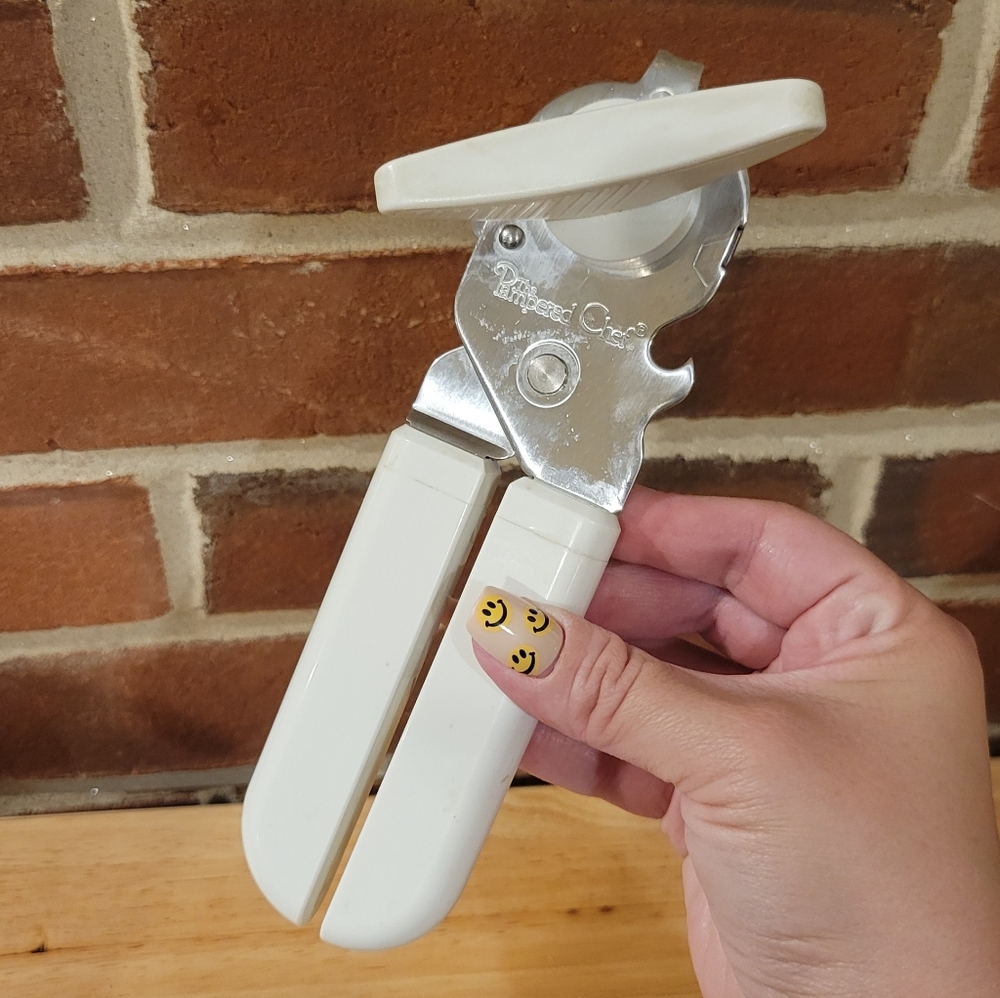 Vintage Pampered Chef Can Opener